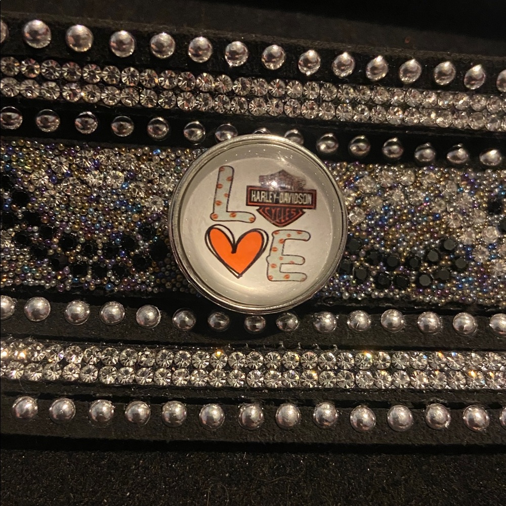 HD Snap Bling Bracelet - Picture 2 of 4